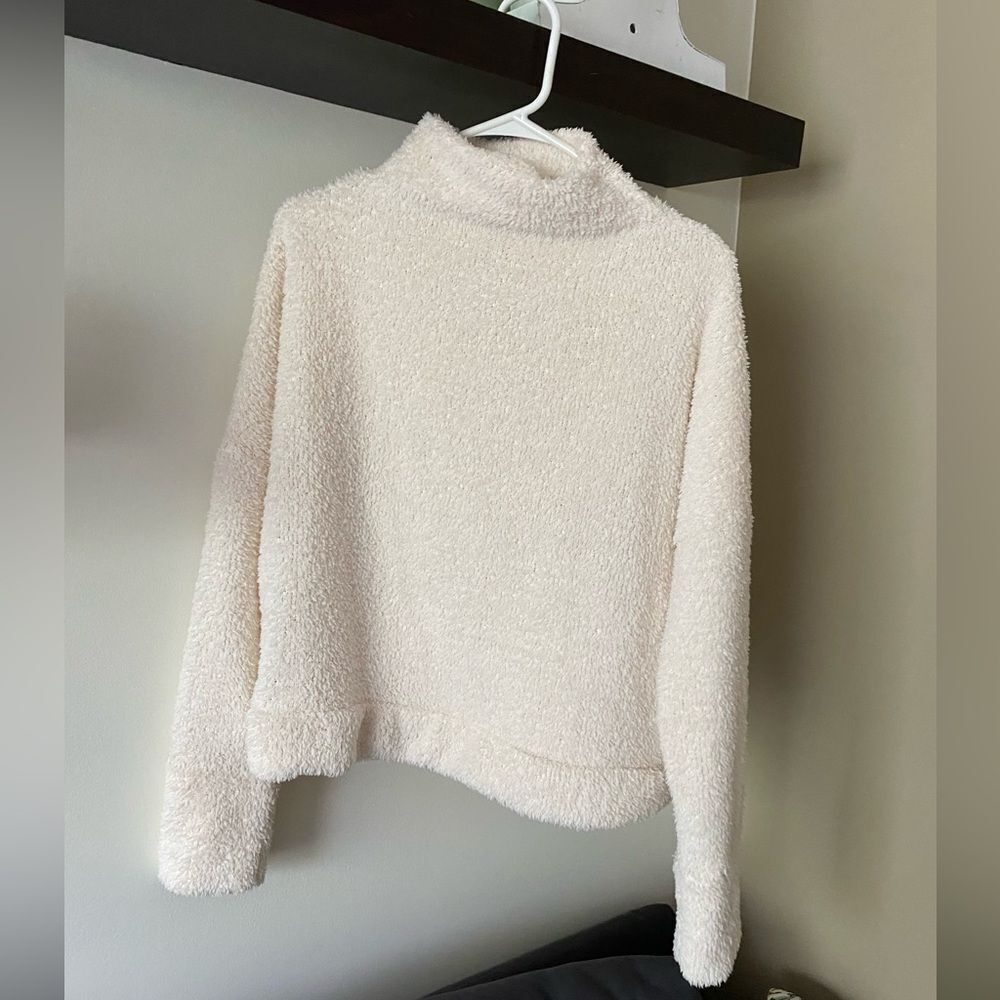Cozy Cream Women's Mock Turtleneck Sweater Size Medium
